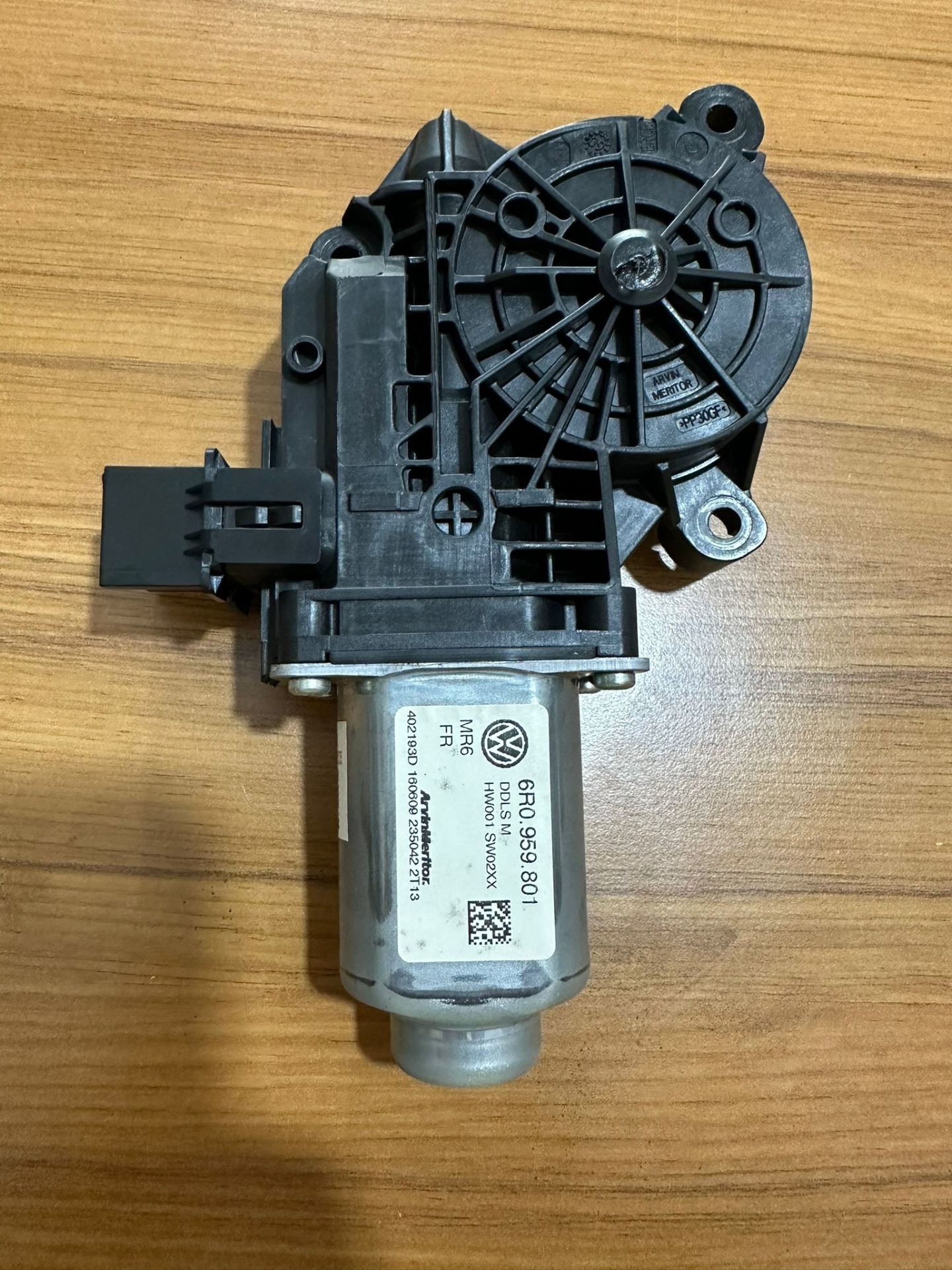 Polo İbiza Sol Ön Cam motoru [6R0959801]