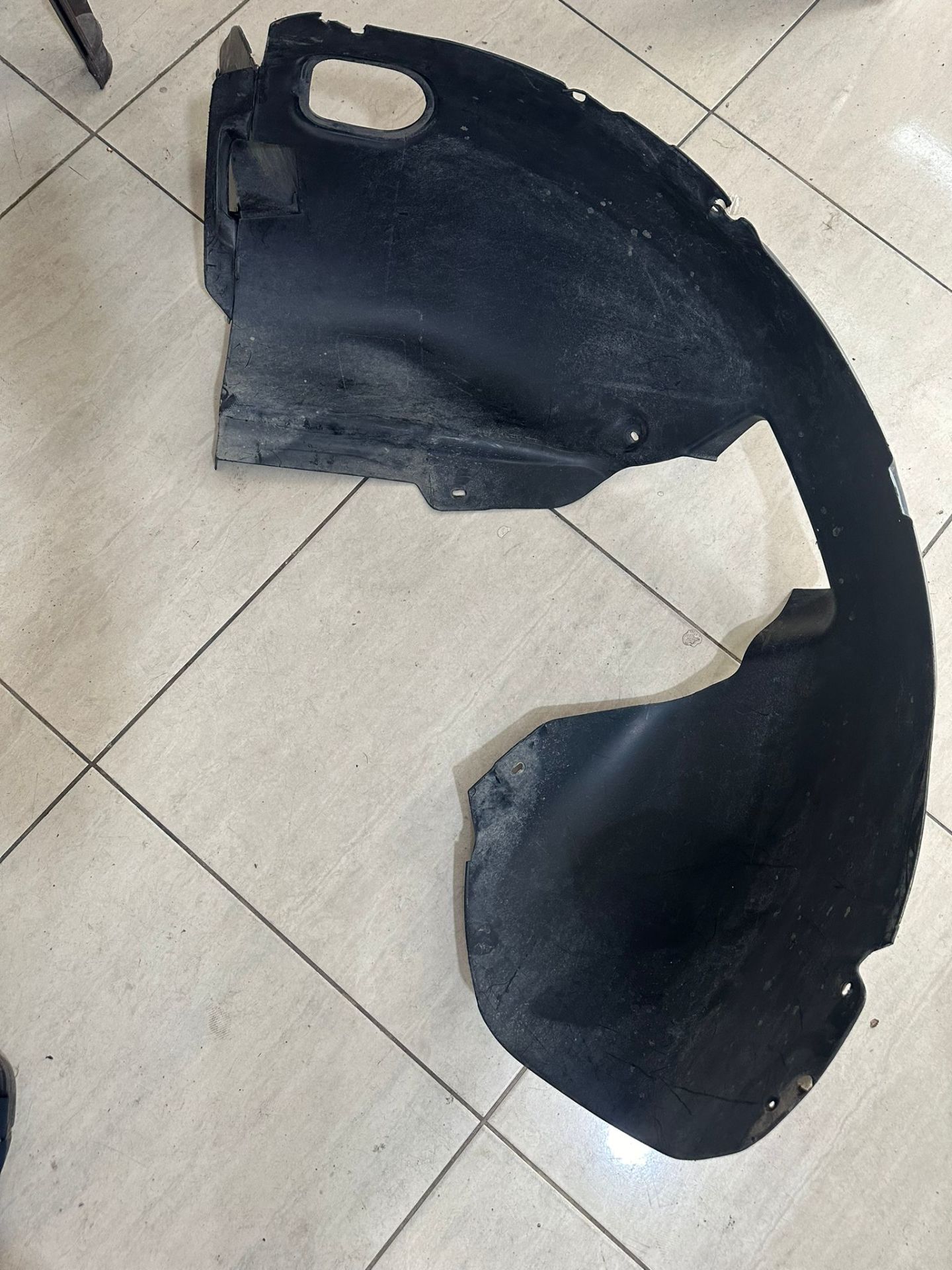 Vw Caddy Sol Ön Çamurluk Davlumbazı Orijinal [2K5805911]