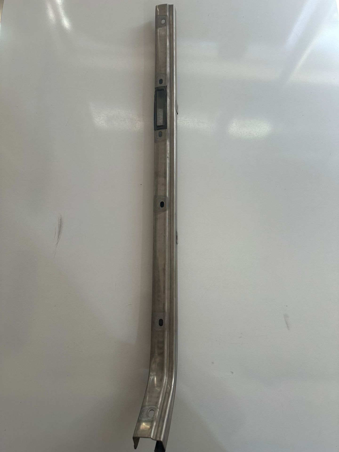 Vw Caddy Sol Sürgülü Kapı Kızağı [2K0843871T]