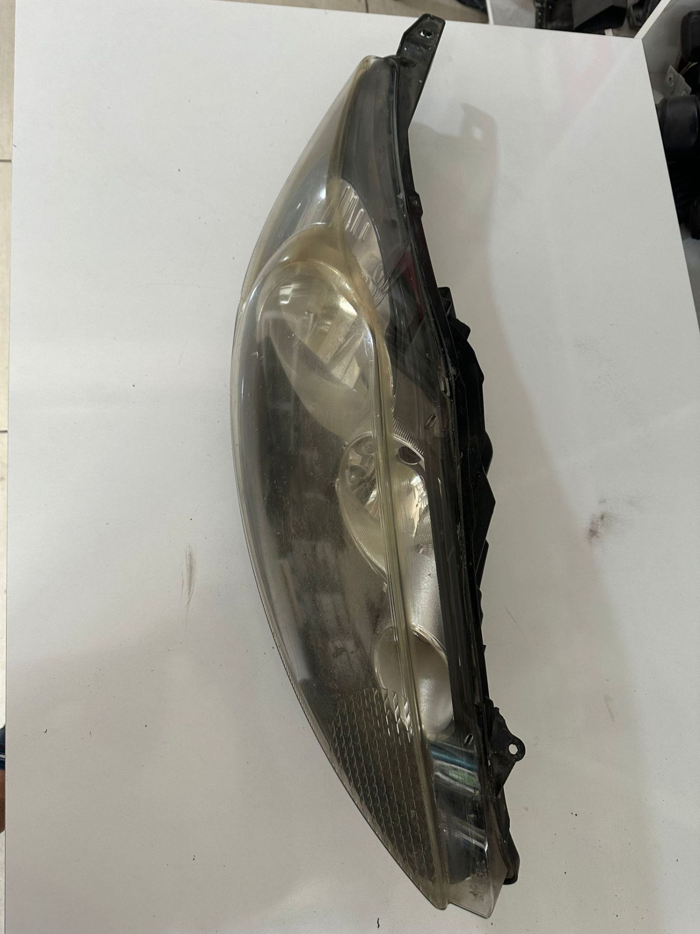 Ford Fiesta Sağ Far [254184-00RE]