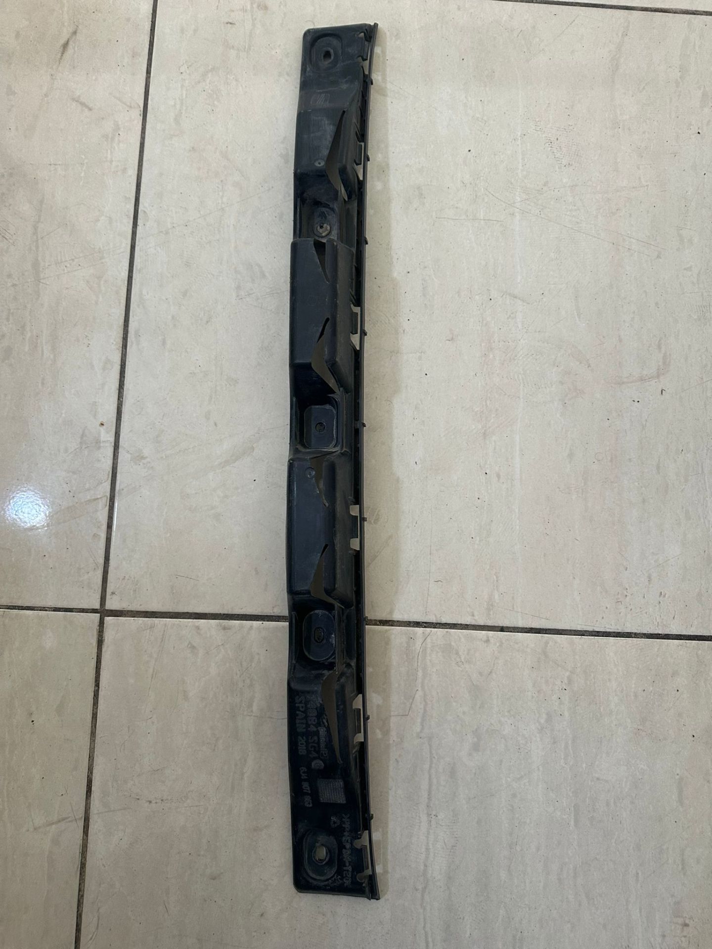 Seat İbiza Arka Tampon Bağlantı Braketi (6J4807863)
