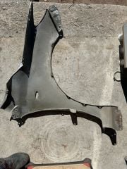 Toyota Corolla Sol Ön Çamurluk Sinyal Delikli